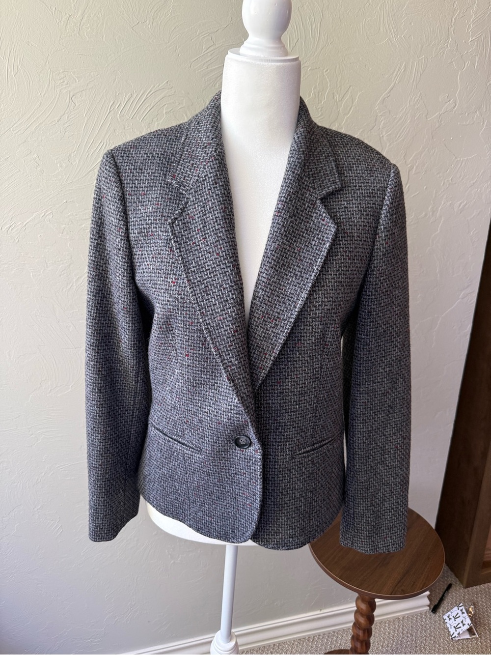 Vintage Pendleton 100% Virgin Wool Tweed Blazer Gray Red Fleck USA Sz 8